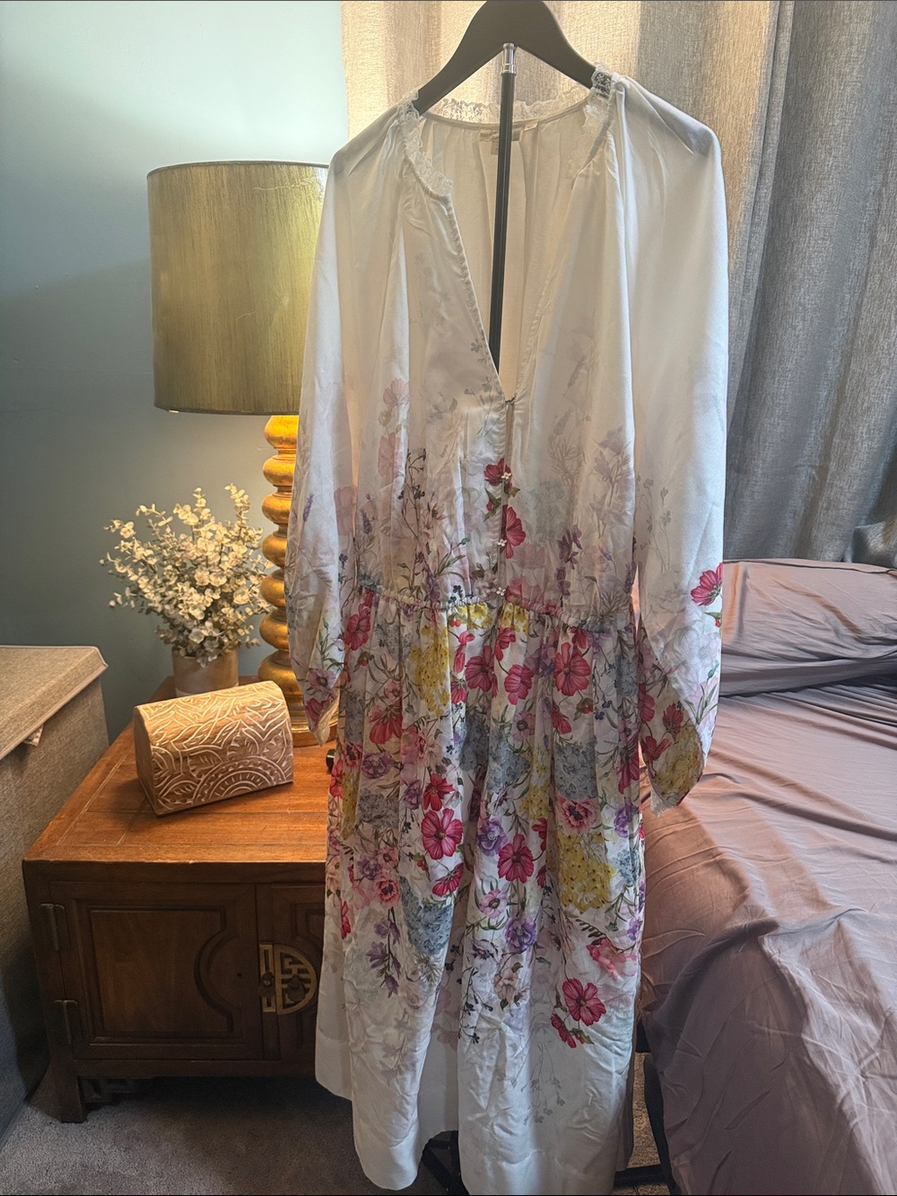 White Floral Long Sleeve Maxi Dress with V-Neck
